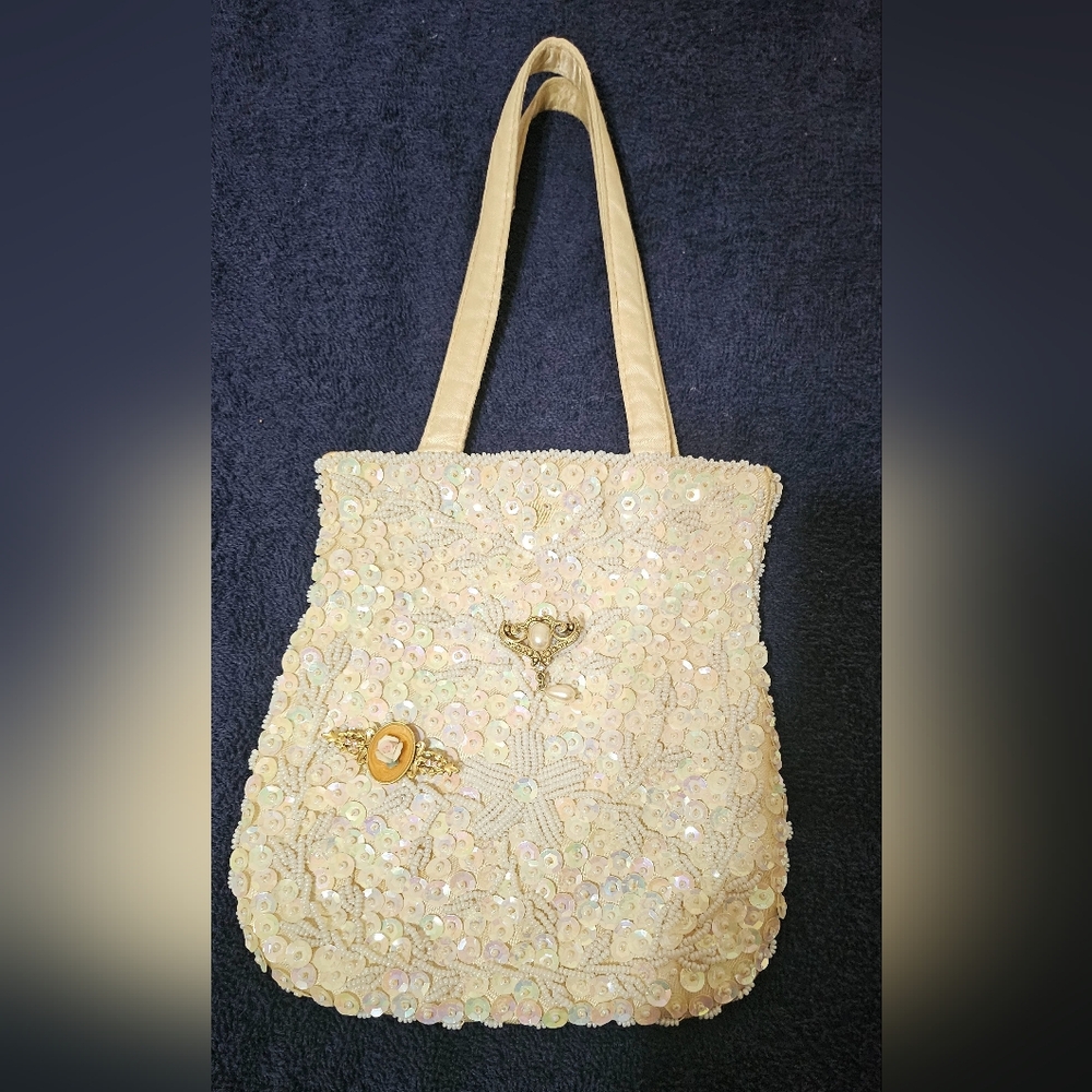 Vintage La Regal beaded purse